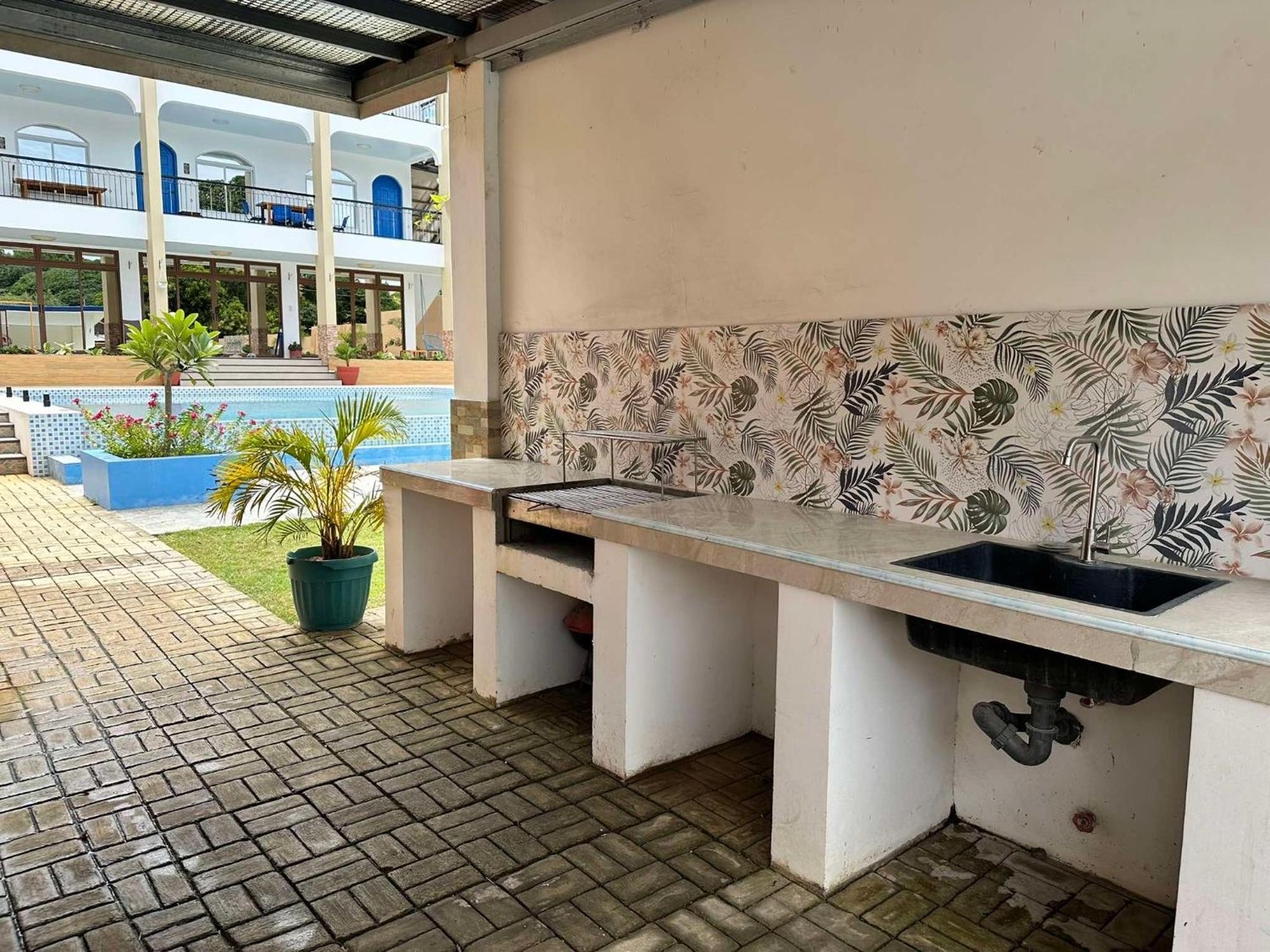 Aina Hannah Family Resort'S Greek Unit Calatagan Exterior photo